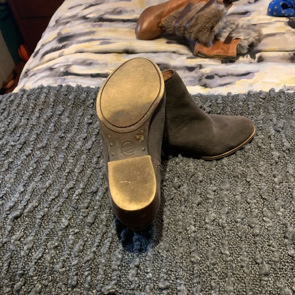 Booties - Picture 4 of 4